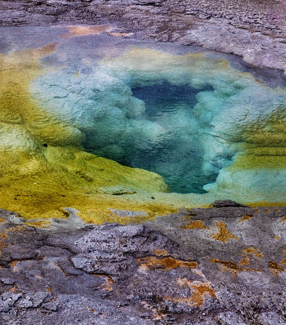 Upper Geyser Basin 18-3203.jpg